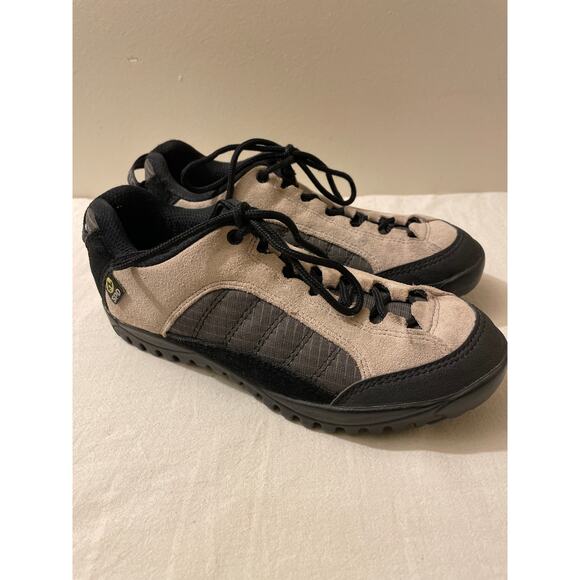 Shimano Women's‎ Size 39 8.5-9 SPD Clip In Bicycle Shoes Cycling Outdoor Active - Picture 1 of 7